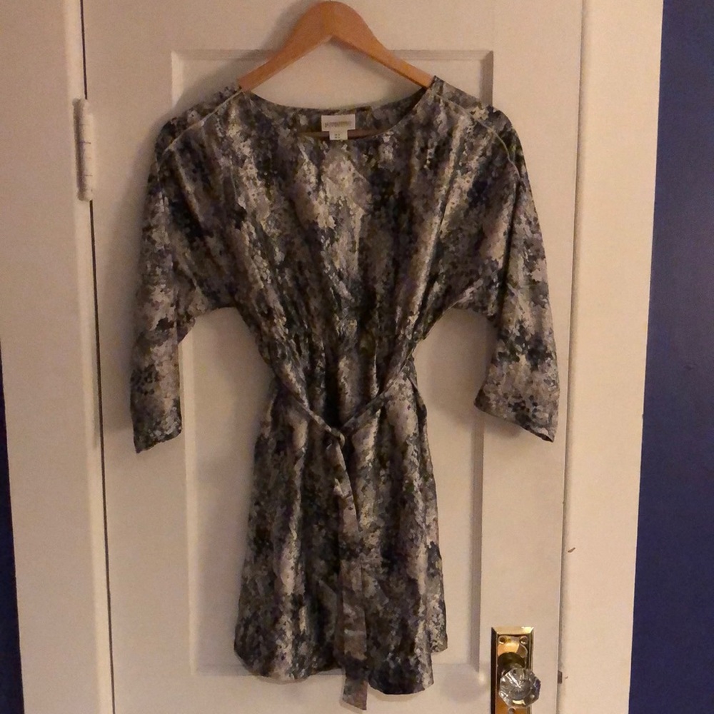 Motherhood Maternity silky 3/4 length belted top